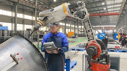 振康機(jī)械湯子康 敢與國(guó)際豪門扳手腕的“農(nóng)民企業(yè)家”與他的機(jī)械設(shè)備研發(fā)夢(mèng)